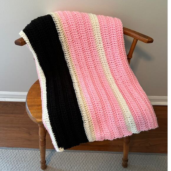 Handmade Knit Crochet Afghan Blanket Neopolitan Pink Cream Black 44" x 50" - Picture 5 of 6